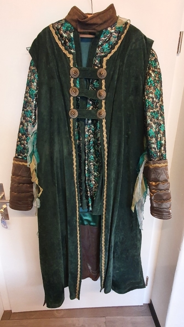 grün-braunes Fasnachtsgewand